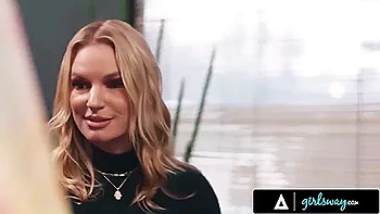 Vacation Free Use Fun With Petite Babe videos