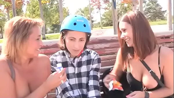 Lucky Filipe enjoys a threesome with a couple of MILFs videos