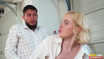 Robert Gunners Wild Purchase In Steamy Threesome - Robert Wild videos