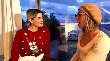 Vincent wins the jackpot at the casino - Jacquie et Michel TV videos