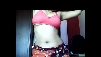Indian Aunty In Pink Bra - DesiPapa videos