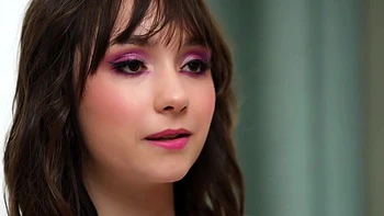 Stéphanie lets herself be conquered… - Jacquie et Michel TV videos