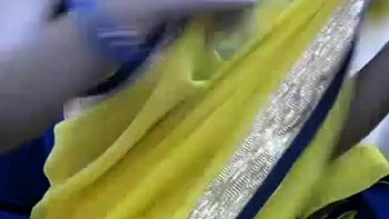 Big Boob Indian Bhabhi In Sari Naked - DesiPapa videos