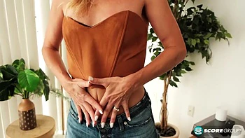 Milf Bella Bares Her Amazing Body And Hairy Pussy videos