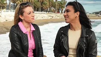 Joss shares his companion - Jacquie et Michel TV videos