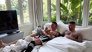 Mells Blanco Se Folla A Los Dos Jugadores De Su Equipo Favorito De Futbol Doble Penetracion Y Creampie Oral videos