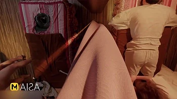 Sexy Teen 18+ Wants To Give Your Massage A Happy Ending videos