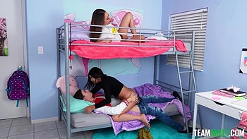 Sherrie Moon & Laya Rae - College Experiment videos