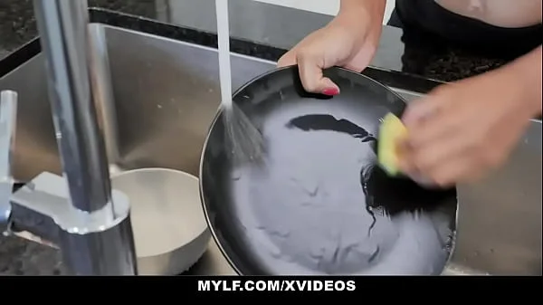 Black Milf September Reign Uses Repairman To Fix Her videos