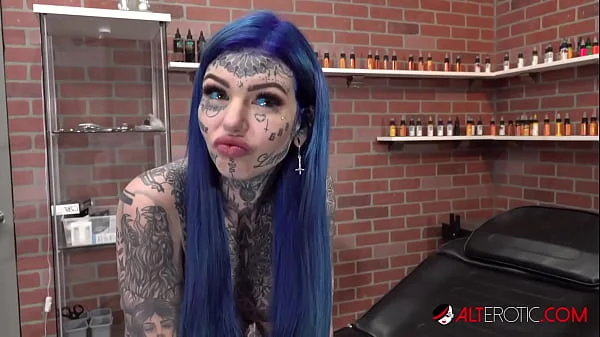 Australian beauty Amber Luke gets a new nose tattoo videos