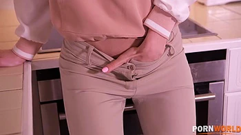 Big Cock Captivates Teen videos