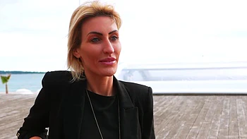 Jessie, 35, farmer in Dole (39)! - Jacquie et Michel TV videos