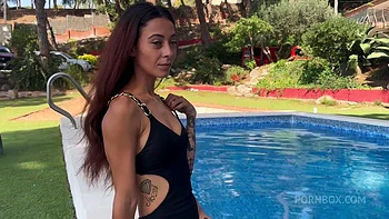 Me ligo con una chica swinger en una villa y me la follo en el videos