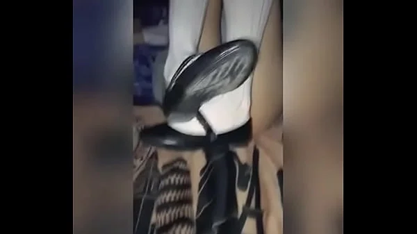 Colegiala Es Manoseada en la Noche! Se Mete a su Cuarto a Escondidas, Le Mete los Dedos Primero y Después le Chupa su Panochita con el Uniforme de la Escuela! Sexo Amateur Real! Mexicana Caliente! videos