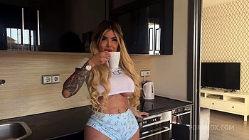 La argentina que vive conmigo es reputa y le encanta que se la videos