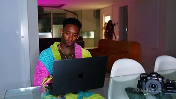 MI mujer y sus amigas se compran nueva lenceria para que deje videos