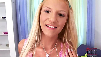 Teen beauty tempts us videos