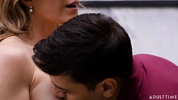 Cory Chase In Gets Her Pussy Sucked And Fingered videos