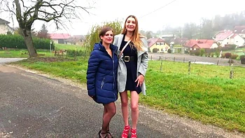 When HelloLimoon gets bored... - Jacquie et Michel TV videos