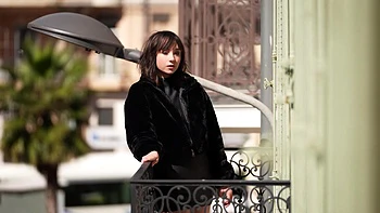 Cherry, 29, ignites the rue de Lappe! - Jacquie et Michel TV videos