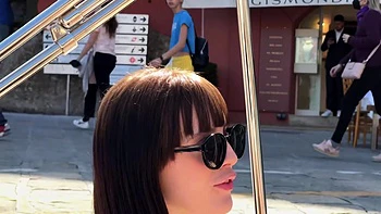 Luna's first mission - Jacquie et Michel TV videos