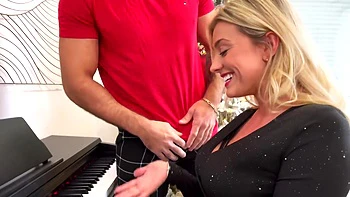 The Sicario gets out of trouble - Jacquie et Michel TV videos