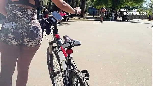 DANDO UMA VOLTA DE BICICLETA PARQUE IBIRAPUERA COM SHORT TODO SOCADO videos
