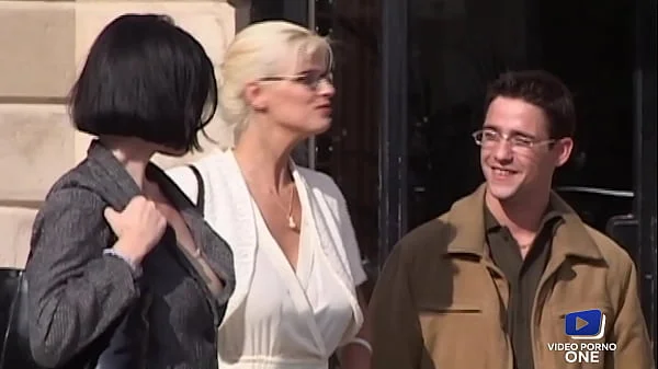 Orgie sensuelle pour fêter les retrouvailles videos