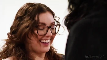 Little Puck And Leana Lovings In Shows Her Teen 18+ Stepdaughter How To Have Sex videos