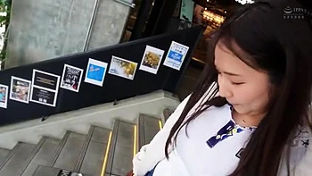 キュートな笑顔のミニ系巨乳美女がイチャイチャキスからフェラしてバックピストン videos