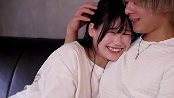 清楚系黒髪美女がイチャキスして愛情フェラ、騎乗位挿入で乱れる美巨乳 videos