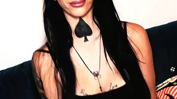 Tiffany takes care of the customers... - Jacquie et Michel TV videos