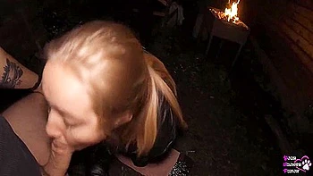 Ffm Threesome Sucking On The Backyard videos