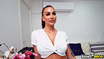 Susy Isn't A Regular Maid videos