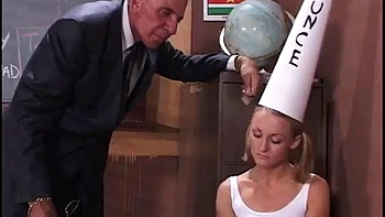 Cute teen gets fucked in her both holes at the same time videos