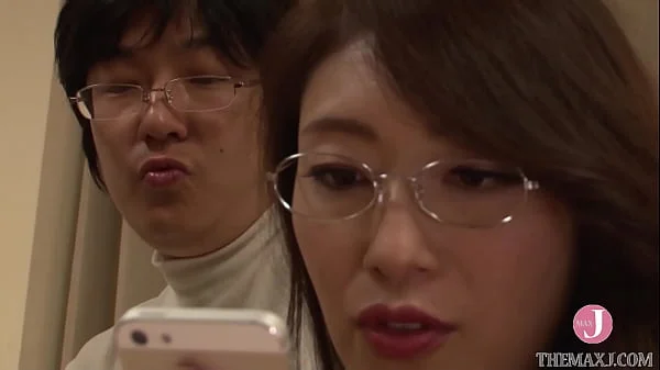 こんなの旦那にバレると、、、。おうちの階段でまでハメられてしまう超淫乱妻物語。 videos