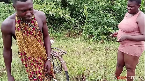 OKONKWO GAVE THE VILLAGE SLAY QUEEN A LIFT WITH HIS BICYCLE, FUCKED HER OUTDOOR videos