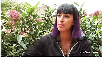 Sexy Canadian Babe Masturbates With A Large Dildo videos