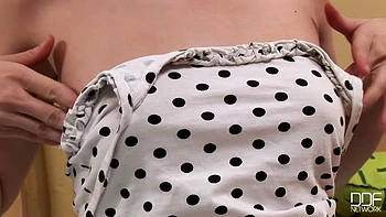 Fresh babe fingering her pink pussy videos