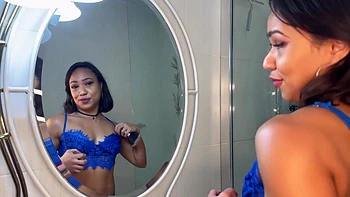 Soraya is hungry for new experiences! - Jacquie et Michel TV videos