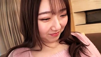 柔らか肉感ボディの巨乳美女がパンティにシミ作ってピストンでおっぱい揺れる videos