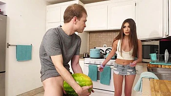 Morena gata: Blowjob, Doggy  Cowgirl Porn videos