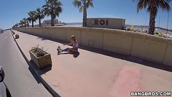 Valeria Tries a Dick Sandwich videos