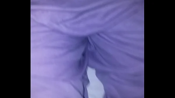 türk koca tombul karısının memesi ve amıyla oynayarak azdırmaya çalışıyor tüm bunları kaydetmiş videos