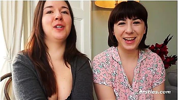 Travelling Babes Have A Sexy Afternoon Together videos