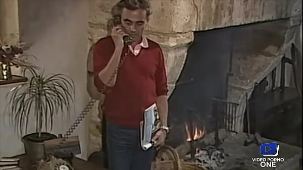 Il baise sa secrétaire en pensant à sa femme videos