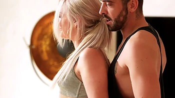 Stella, 24 years old, always at her own pace... - Jacquie et Michel TV videos