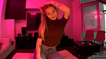 Hot solo action with a girl in jeans and a vibrator, Luana videos