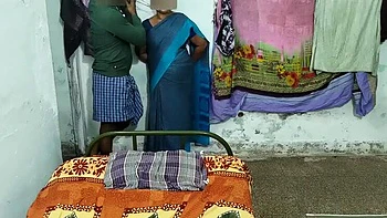 Desi Bhabhi Hot Talk Turns Into Sex - Indian Aunty Creampie Fucking videos