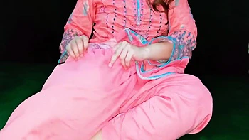 Romance In Train-meet Random In Train - Gorgeous Girl videos